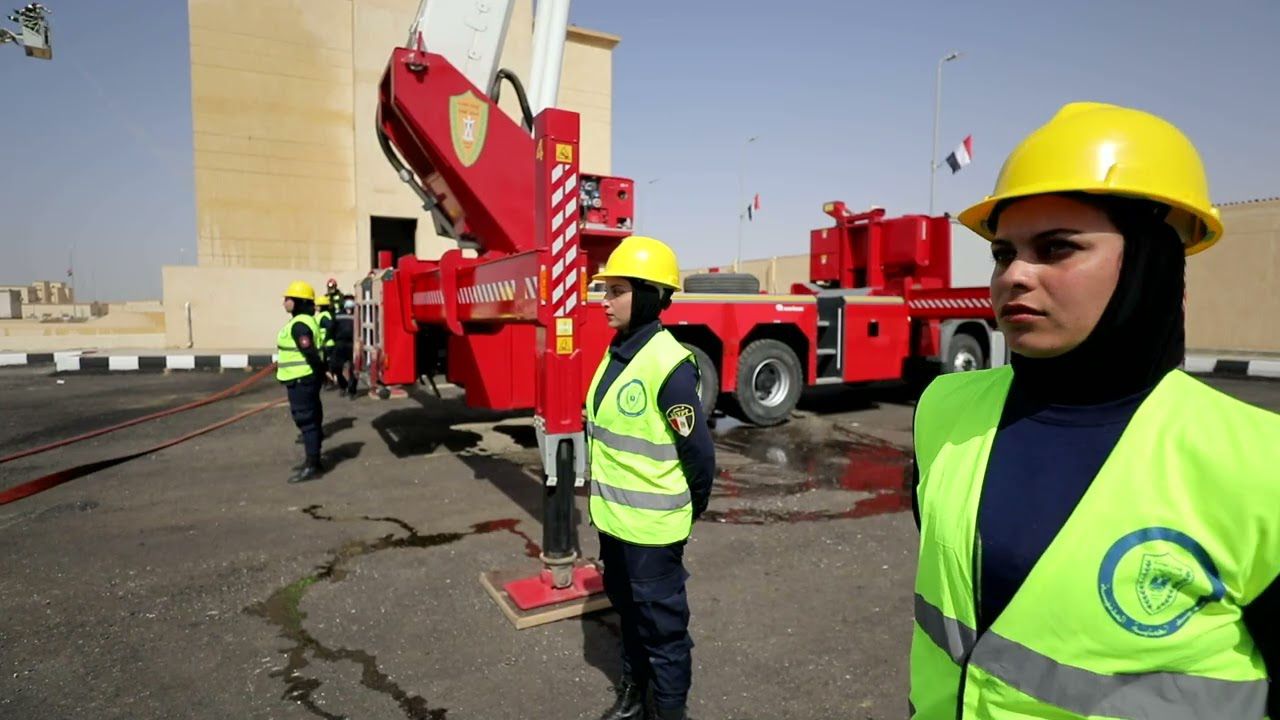 في يومهن العالمي..بنات حواء يصارعن النيران بقلوب حديدية (3)