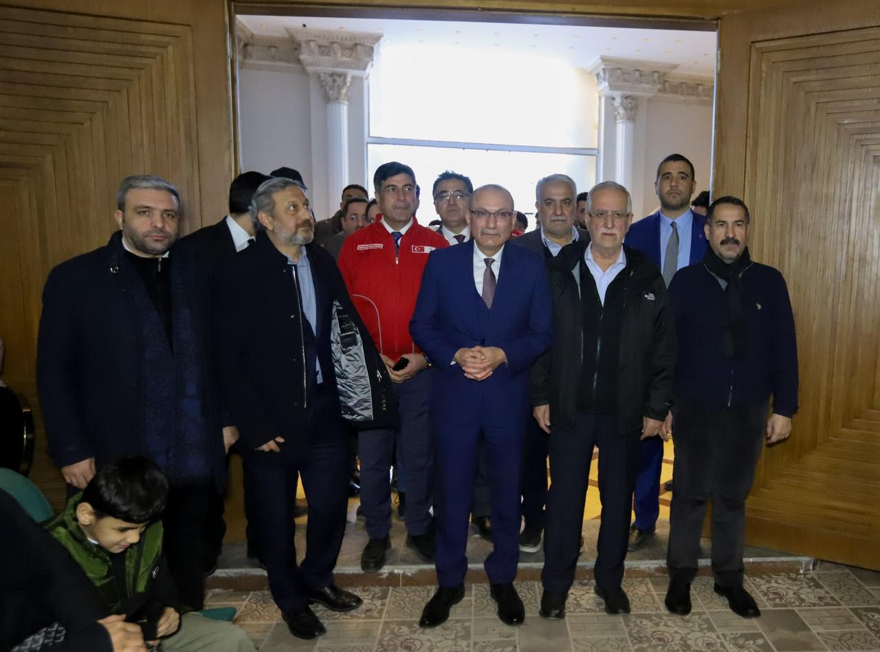 السفير التركي خلال الاجتماع