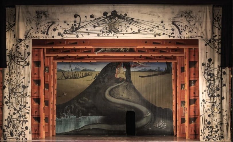 لوحة الفنان سلفادور دالى