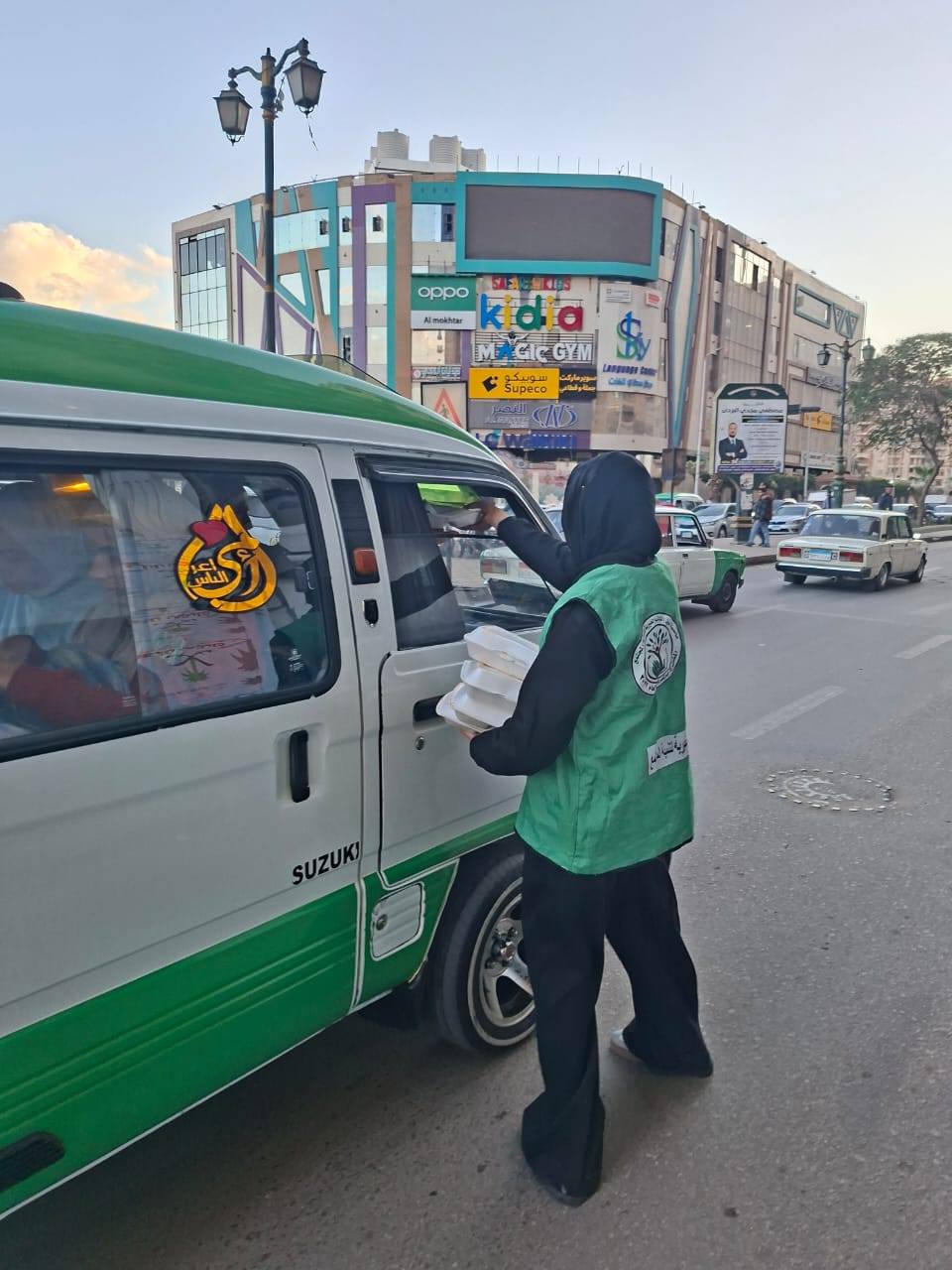 نبيل الكاتب الخيرية لتنمية المجتمع عضو التحالف الوطني توزع 4000 وجبة غذائية (2)