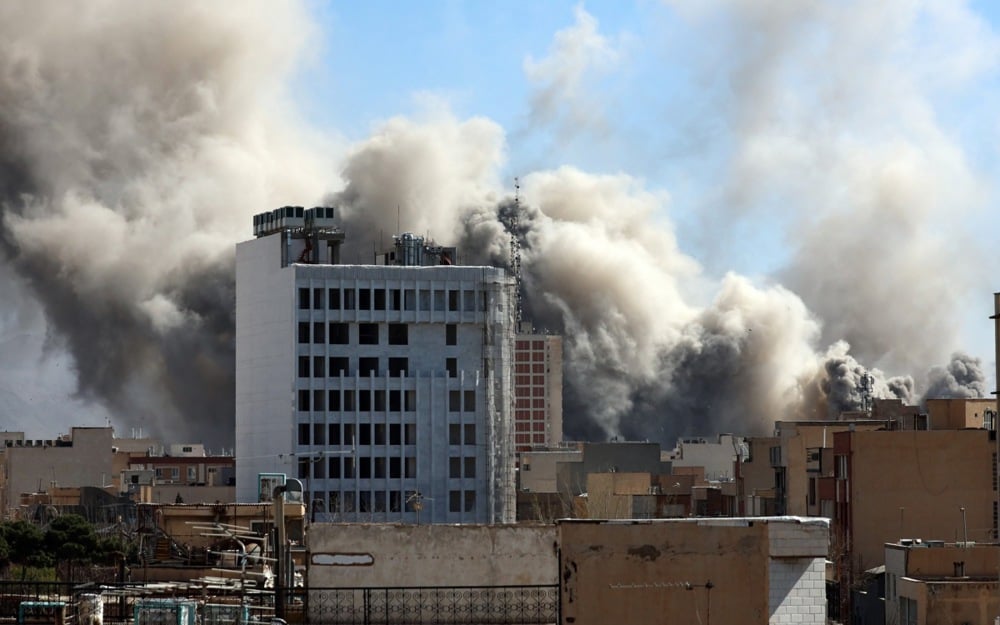 الهجمات الأمريكية الإسرائيلية مستمرة في إيران (3)