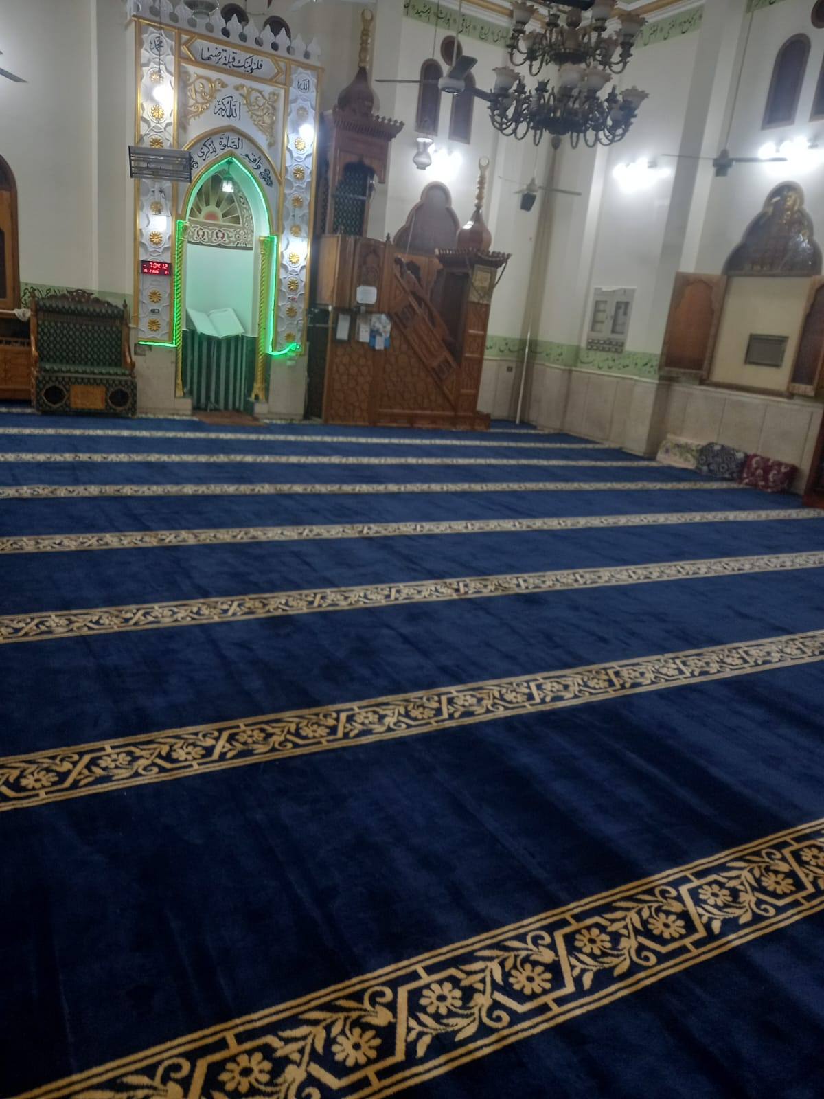 فرش مسجد عبدالله بن الزبير بالحبيل بالبياضية فرش مسجد عبدالله بن الزبير بالحبيل بالبياضية