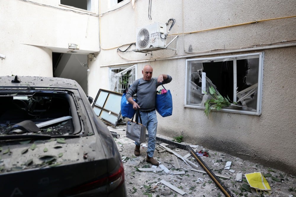 صافرات إنذار وقصف عشوائى.. استمرار الهجمات الإيرانية على إسرائيل (16)