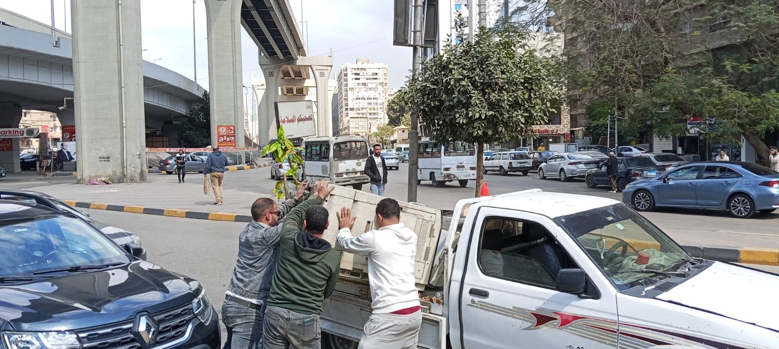 إزالة الاشغالات خلال جولة محافظ الجيزة بشارع السودان