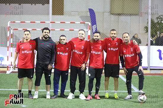 فريق الحياة