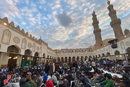 الطلاب فى حفل الإفطار الطلاب فى حفل الإفطار