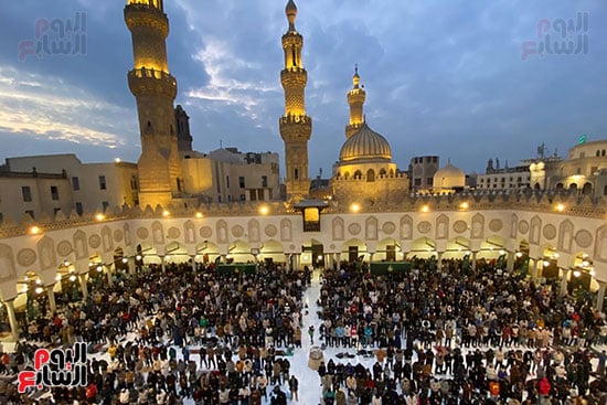 ألاف المصلين ألاف المصلين