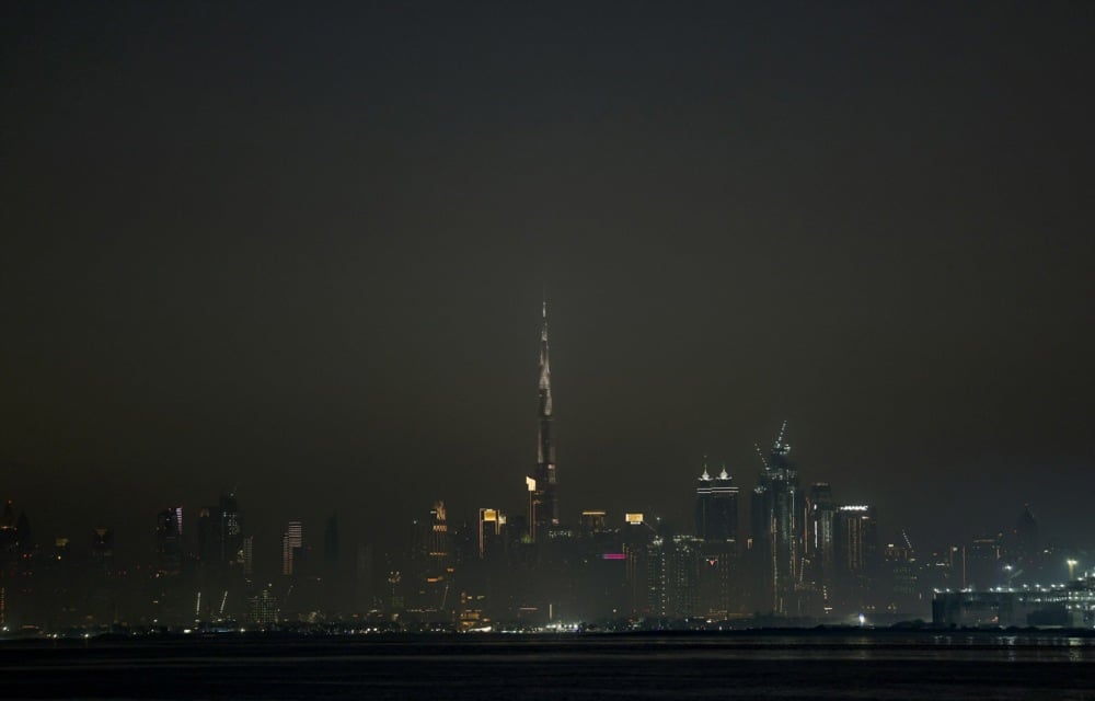 اعتراض صاروخ في سماء دبي