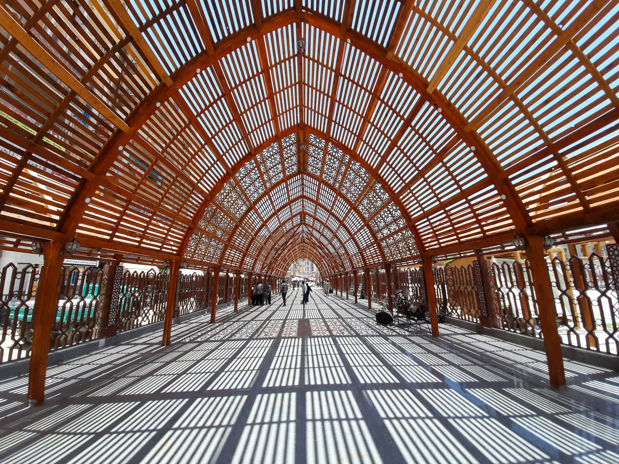 الممشى الخارجى لساحة المسجد