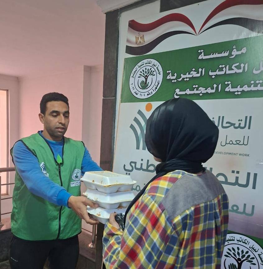 نبيل الكاتب الخيرية لتنمية المجتمع عضو التحالف الوطني توزع 4000 وجبة غذائية (6)