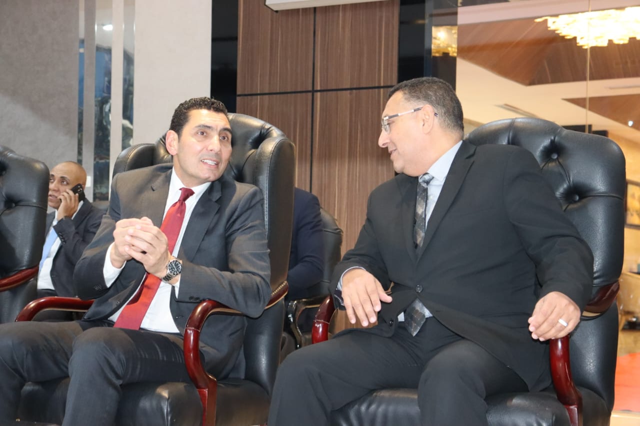 وزير الشباب والمحافظ_1