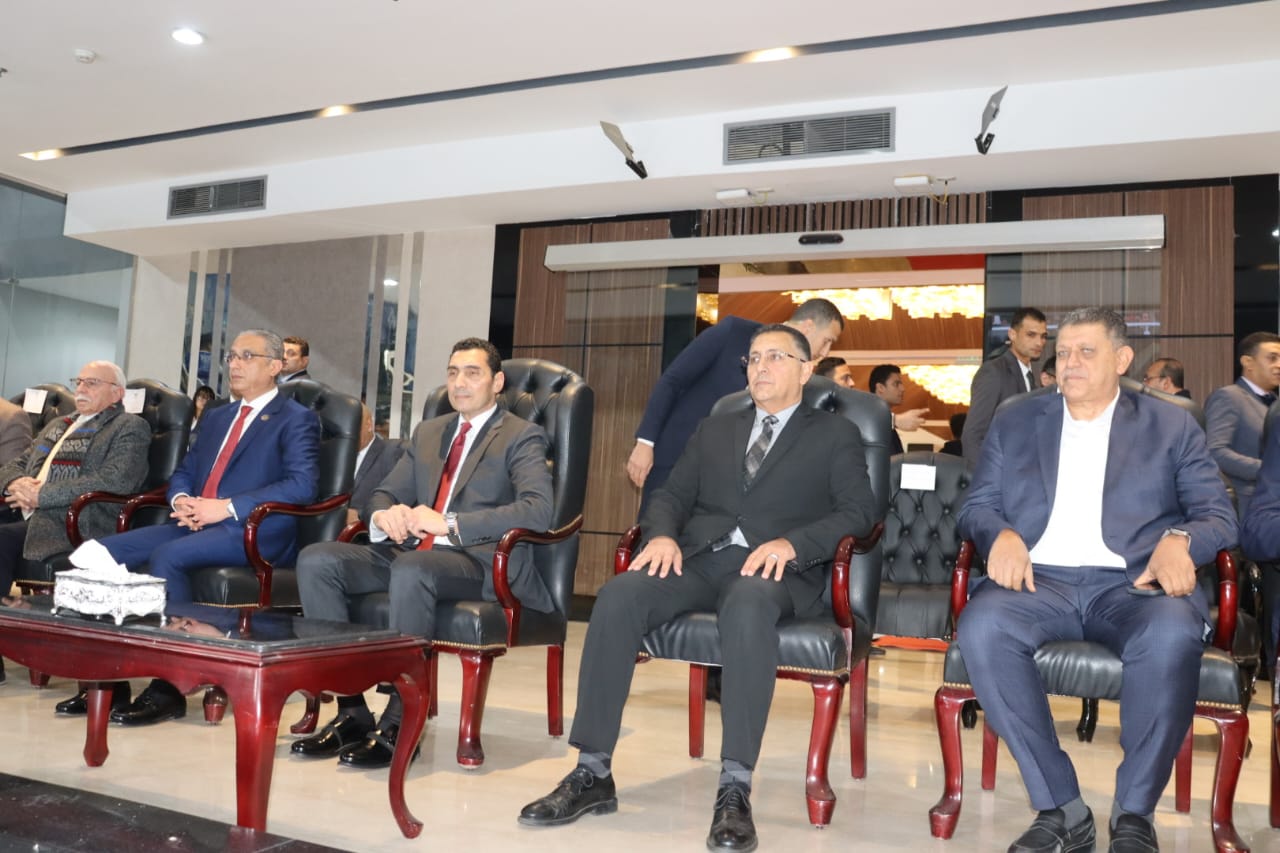 خلال متابعة المباراة