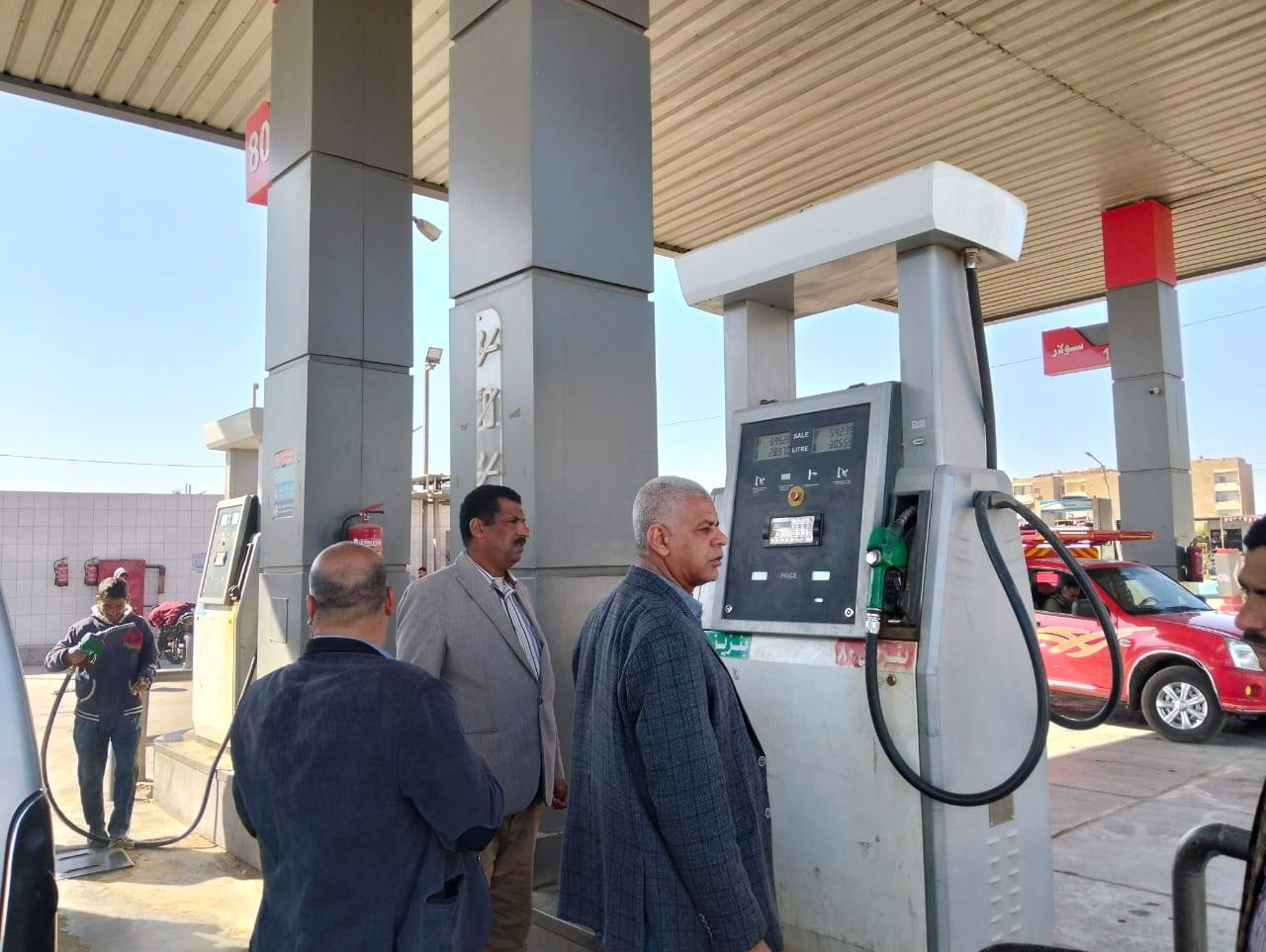 رئيس مدينة طما يتابع المحطات