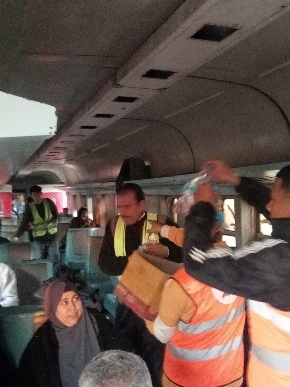 إفطار الصائمين في القطارات