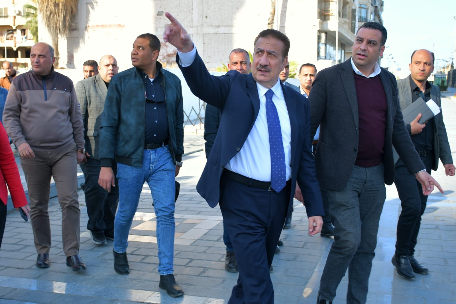 جولة المحافظ بمنطقة الفنار جولة المحافظ بمنطقة الفنار