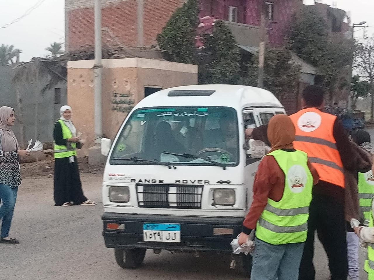 الفتيات يشاركن في المبادرة