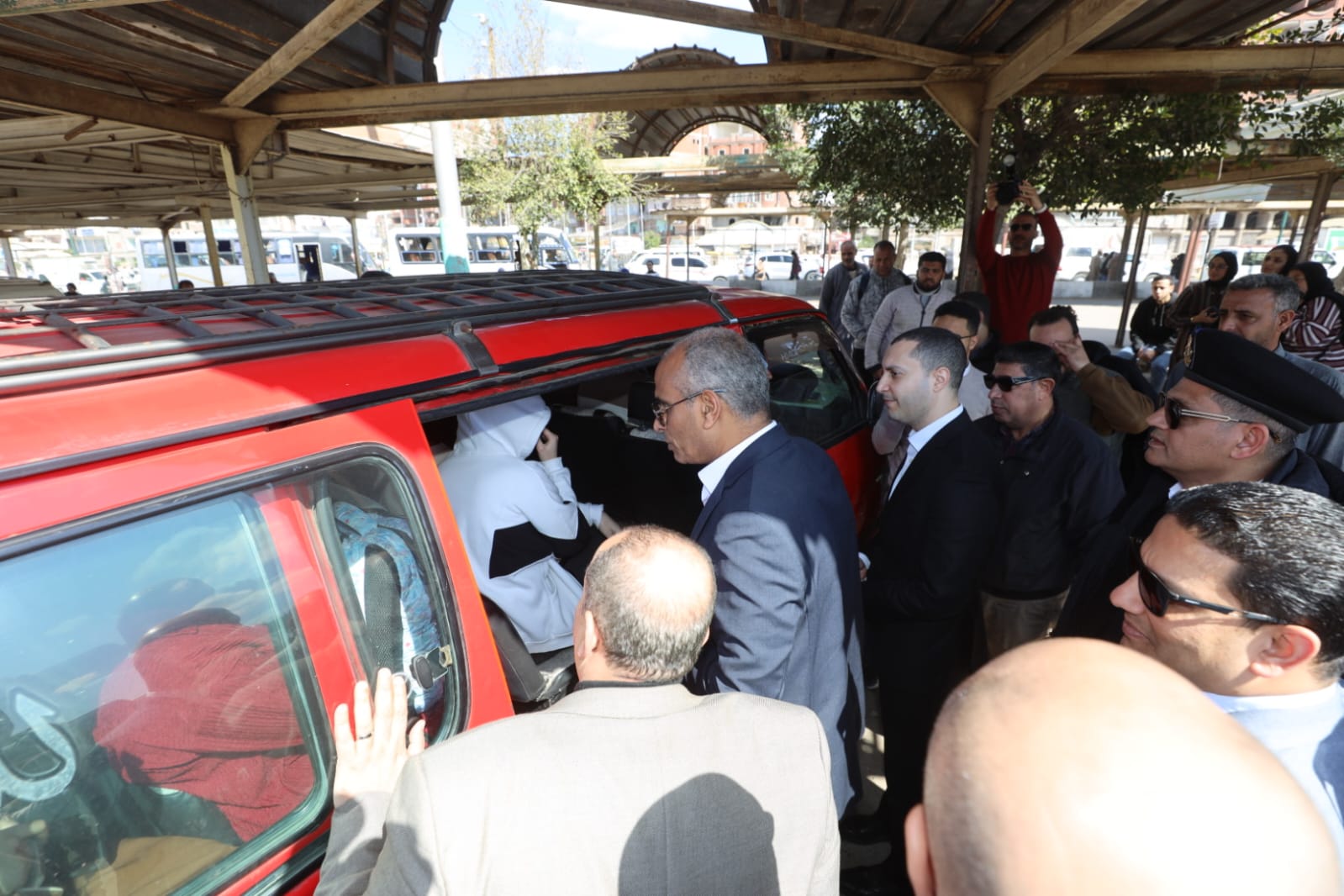 محافظ كفر الشيخ يتفقد المواقف