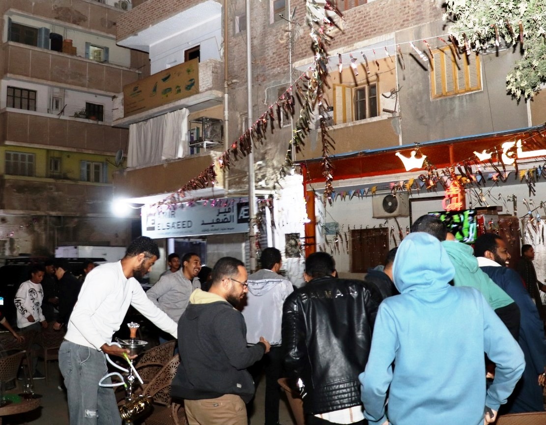 جانب من الحملات على المقاهى جانب من الحملات على المقاهى