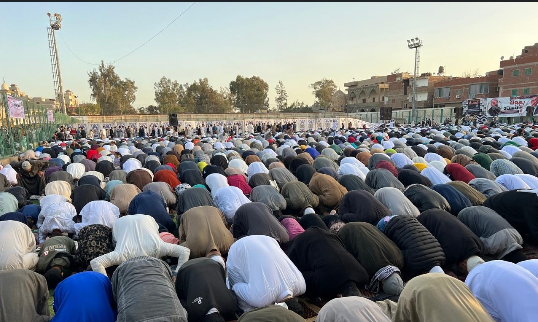 صلاة العيد في استاد منية النصر بالدقهلية