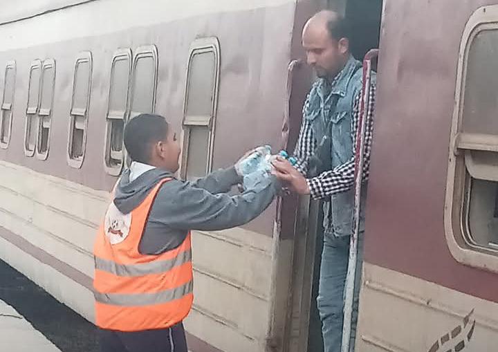 توزيع المياه على الصائمين