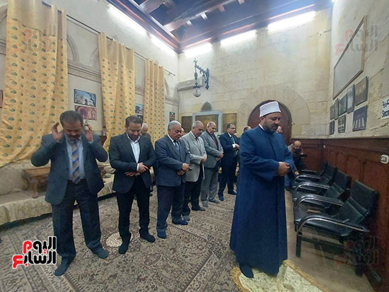 صلاة-المغرب-بالكنيسة