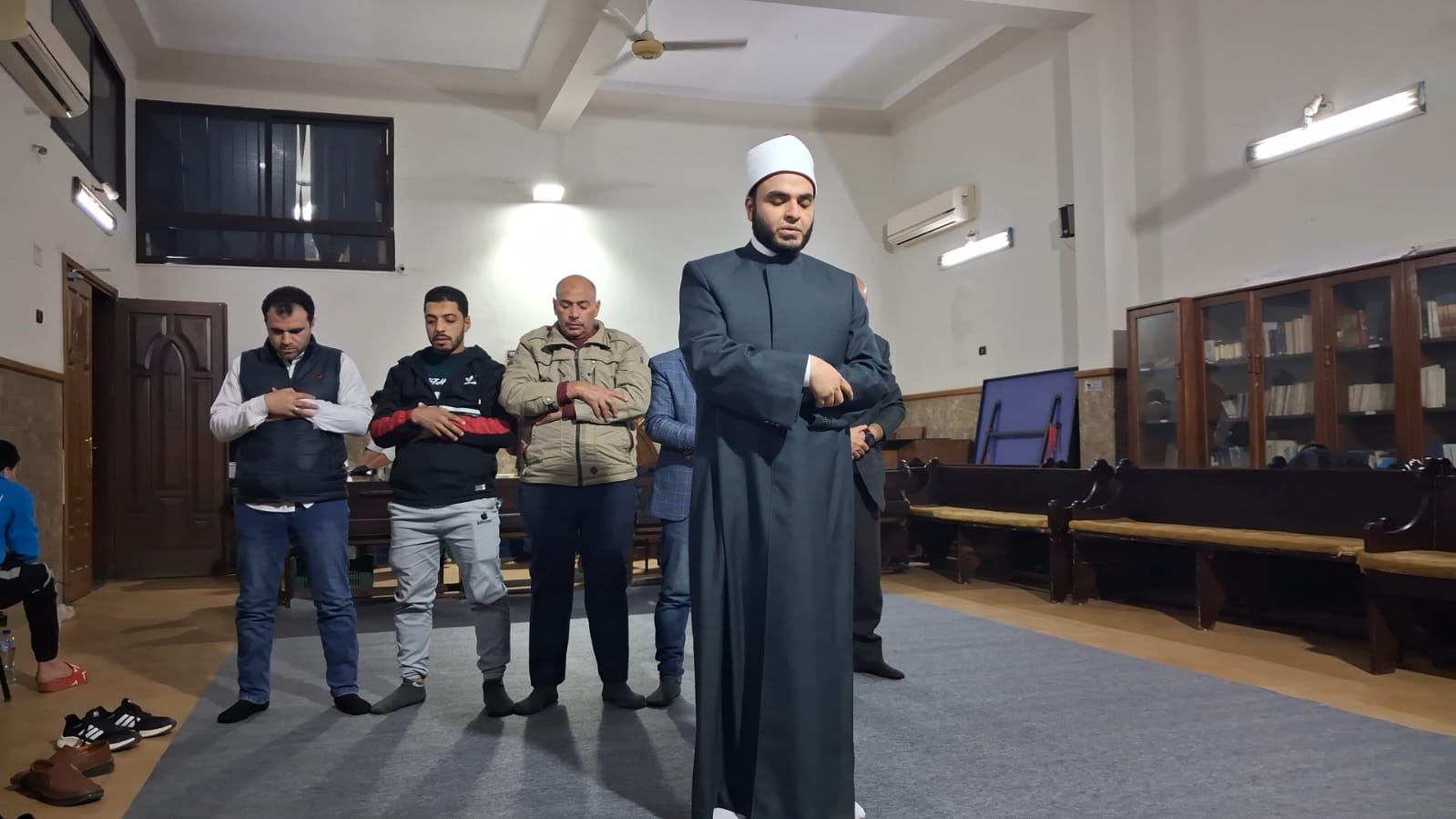 جانب من صلاة المغرب