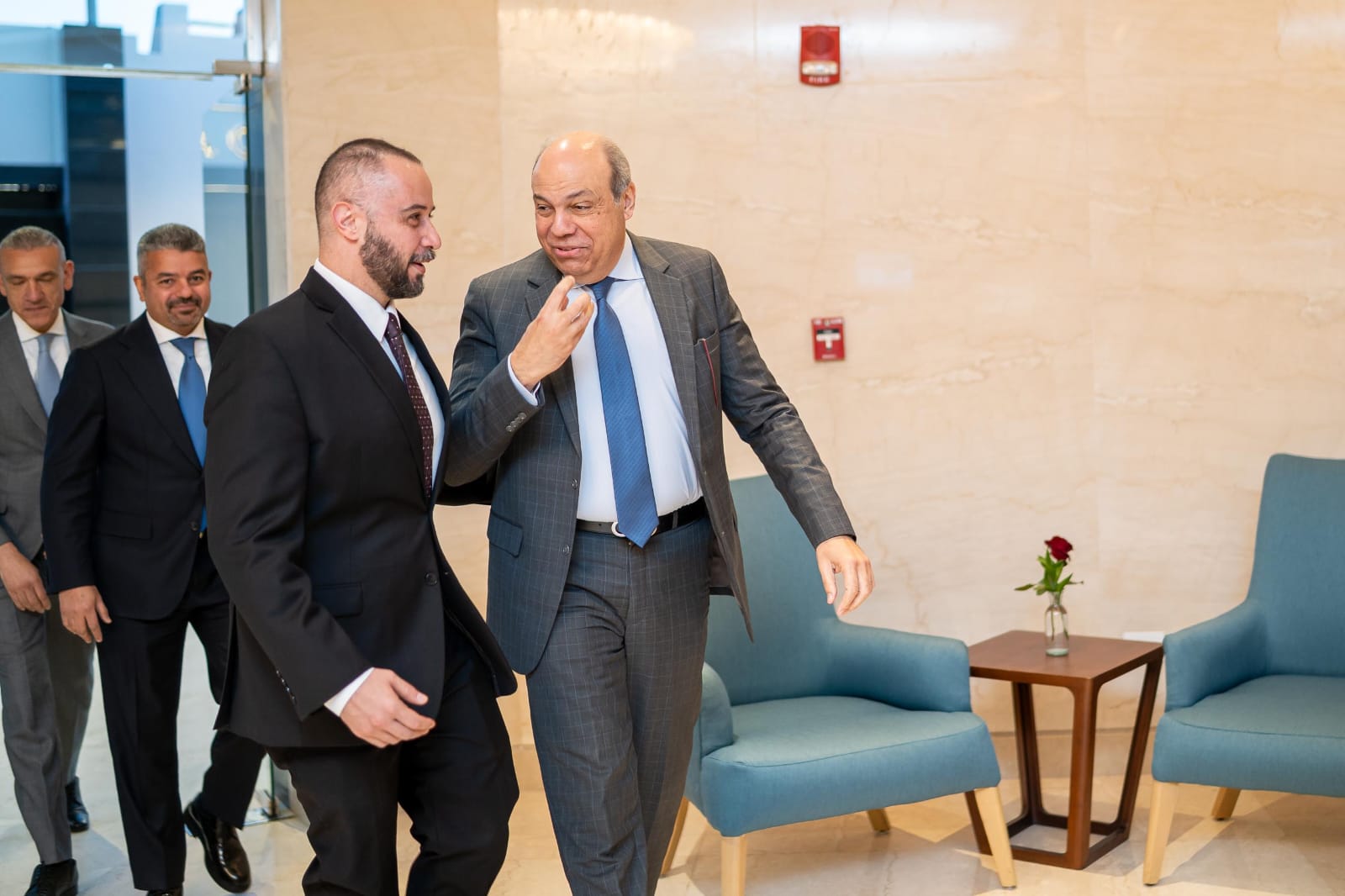 وزير الطيران وحوار اخوي مع رئيس الرابطة