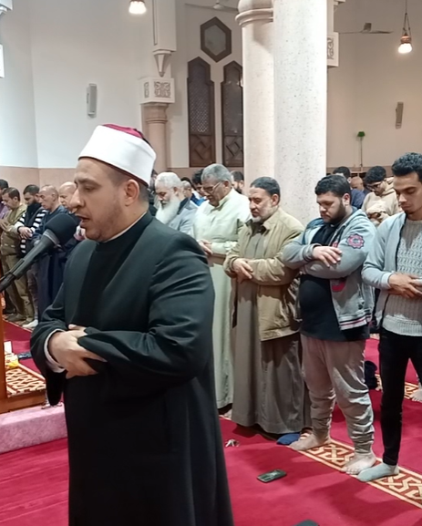 أداء صلاة التراويح