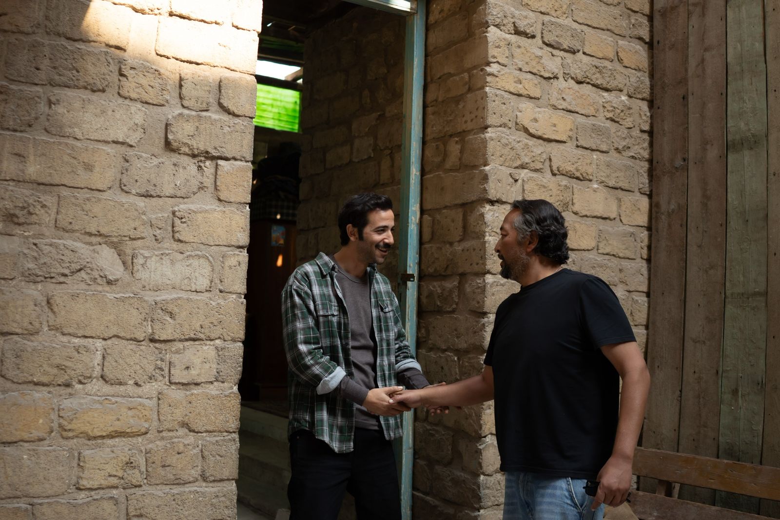 كريم قاسم والمخرج حسين المنباوي