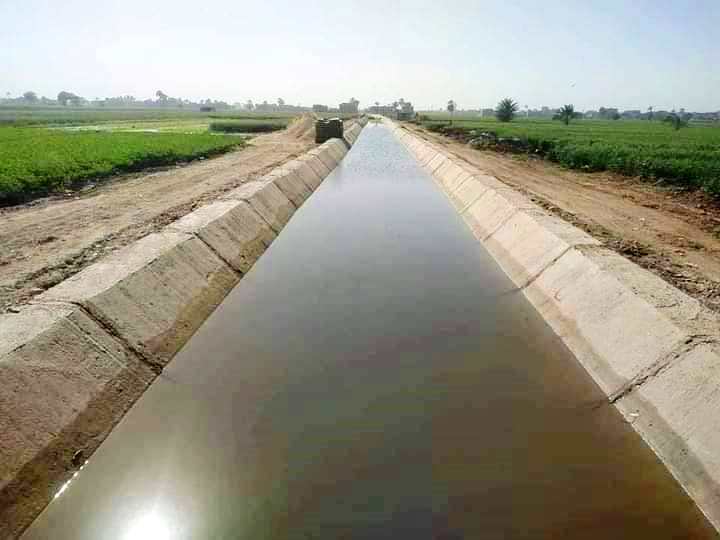 تبطين وتأهيل الترع بسوهاج (12)