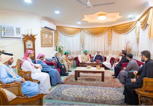 جانب من تقديم واجب العزاء جانب من تقديم واجب العزاء