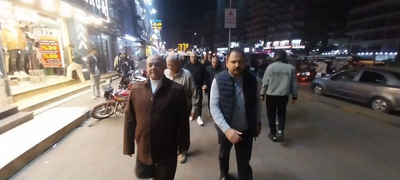 محمد نور الدين السكرتير العام لمحافظة الجيزة خلال الجولة محمد نور الدين السكرتير العام لمحافظة الجيزة خلال الجولة