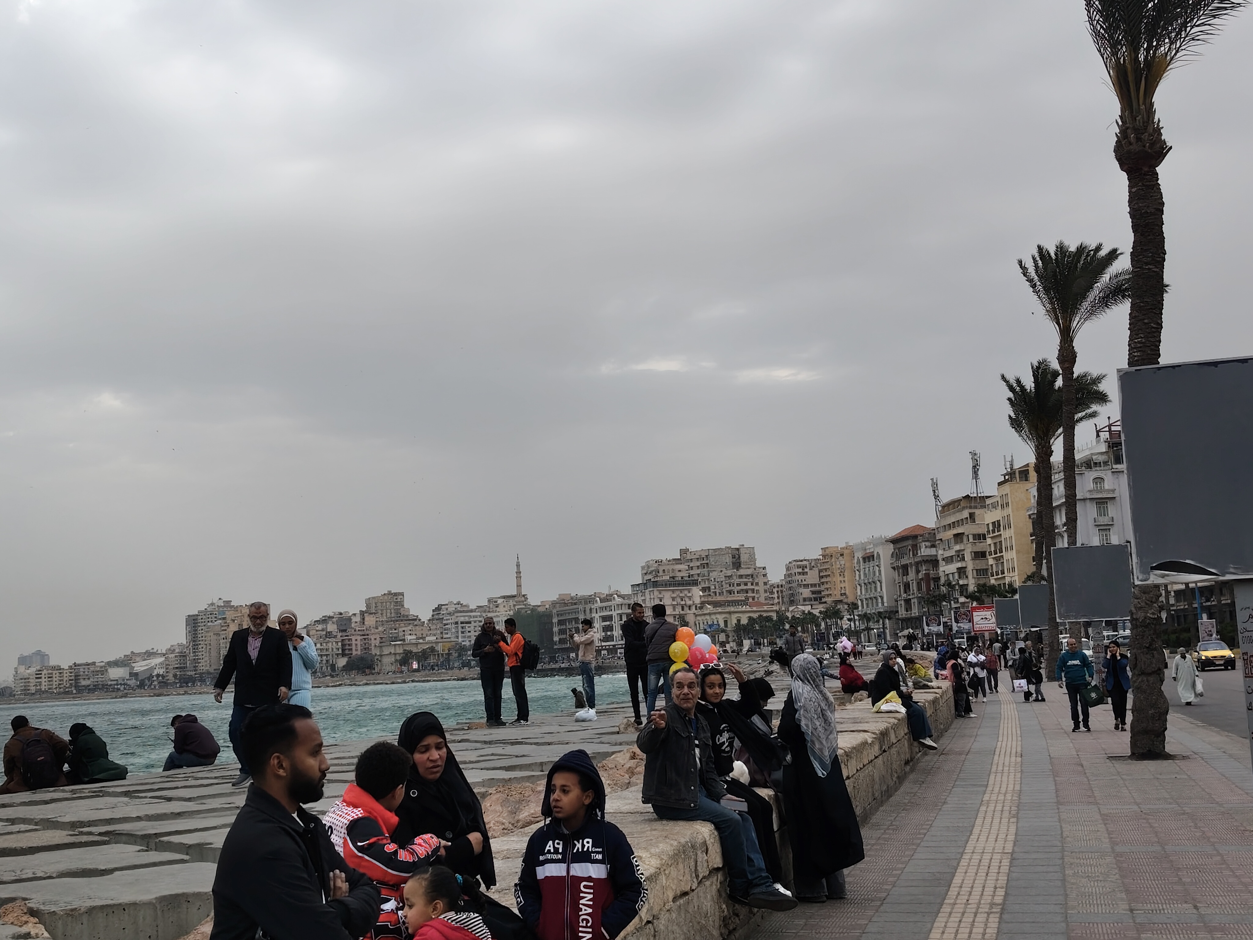 اجواء قبل الإفطار على كورنيش الإسكندرية اجواء قبل الإفطار على كورنيش الإسكندرية