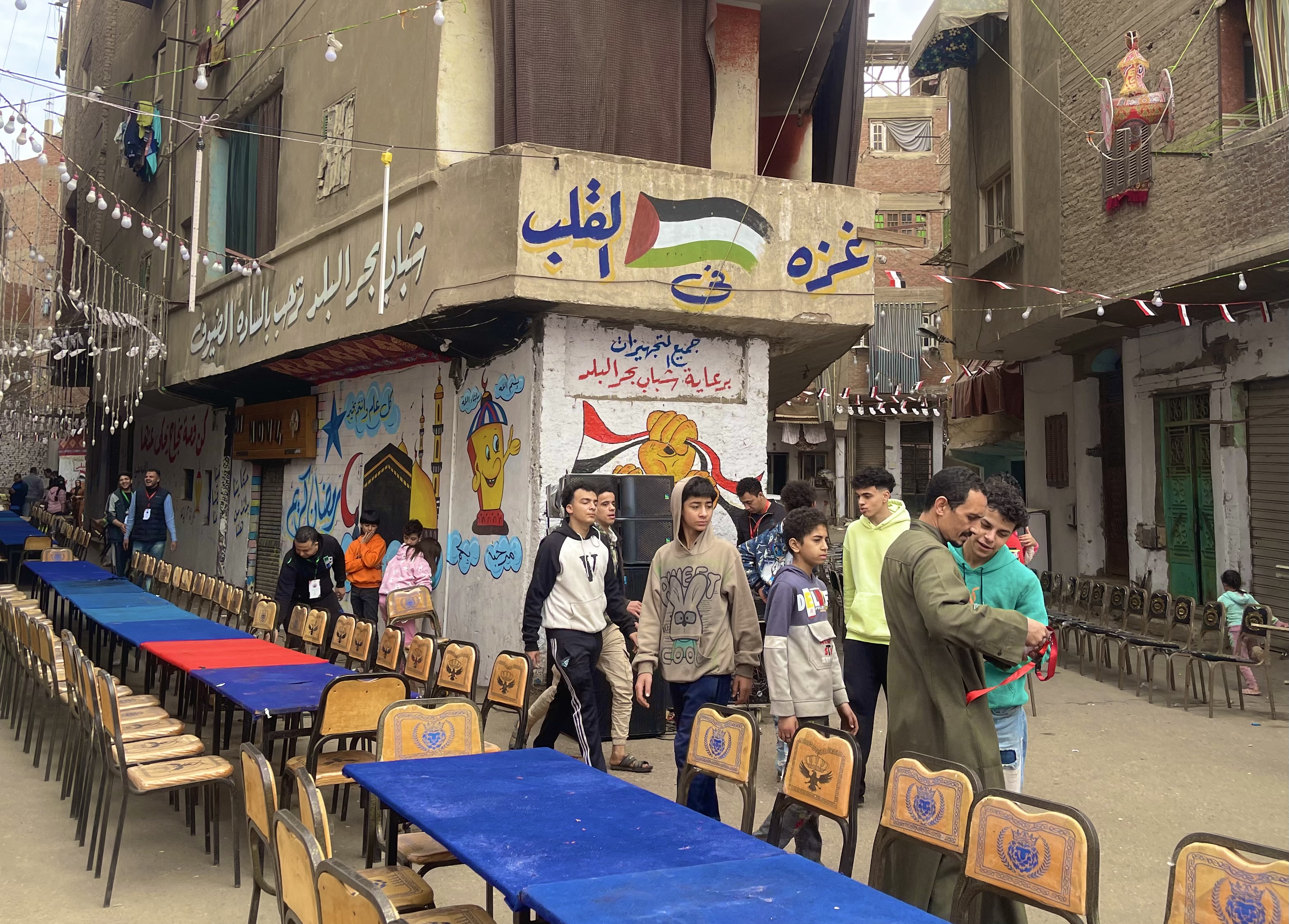 رسالة تضامن تزين إفطار شباب بحر البلد بالوراق