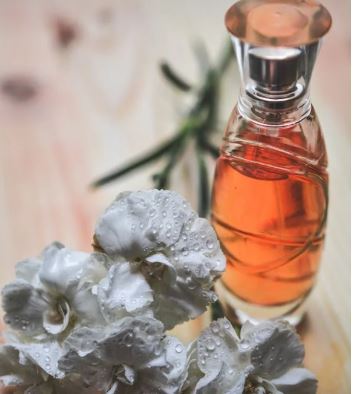 رش العطر