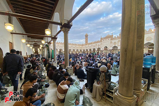 الإفطار فى صحن الجامع الأزهر