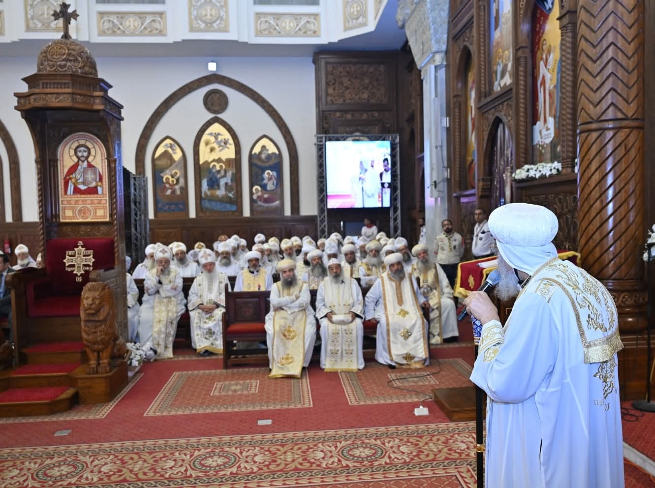 البابا تواضروس يرسم 38 قمصًا جديدًا  (3)