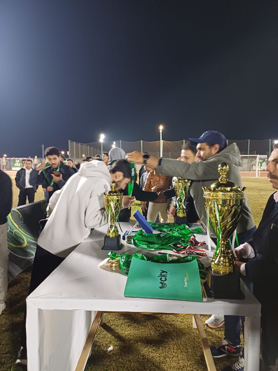 تسليم الميداليات