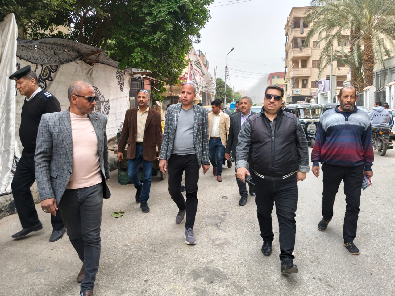 أثناء المرور بالشوراع