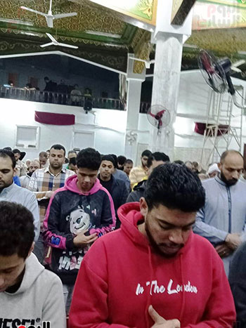 إقبال الشباب على الصلاة