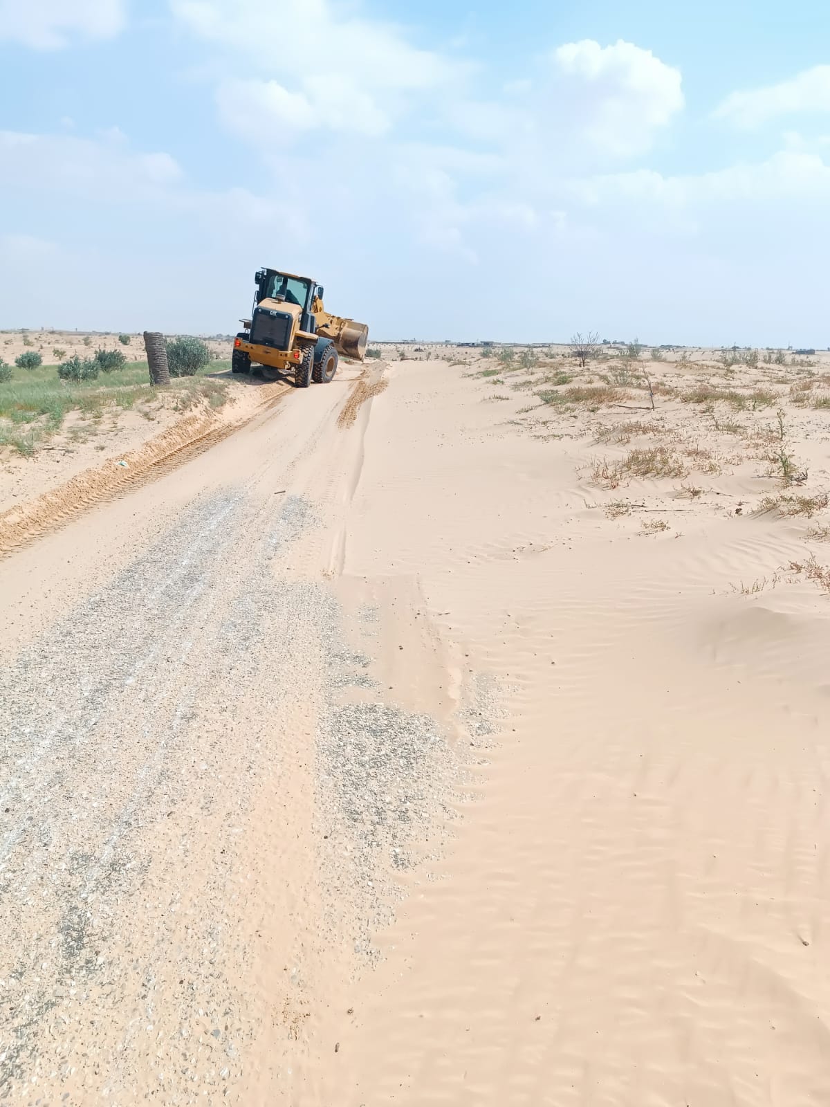 رمال متحركة كثيرة 