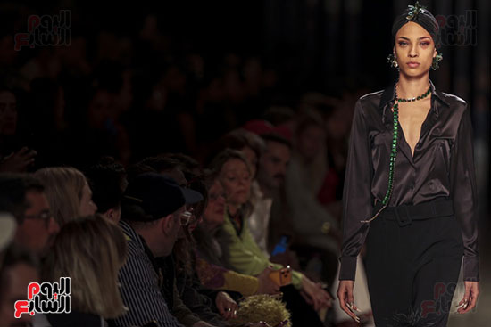 منصة العرض الرئيسية