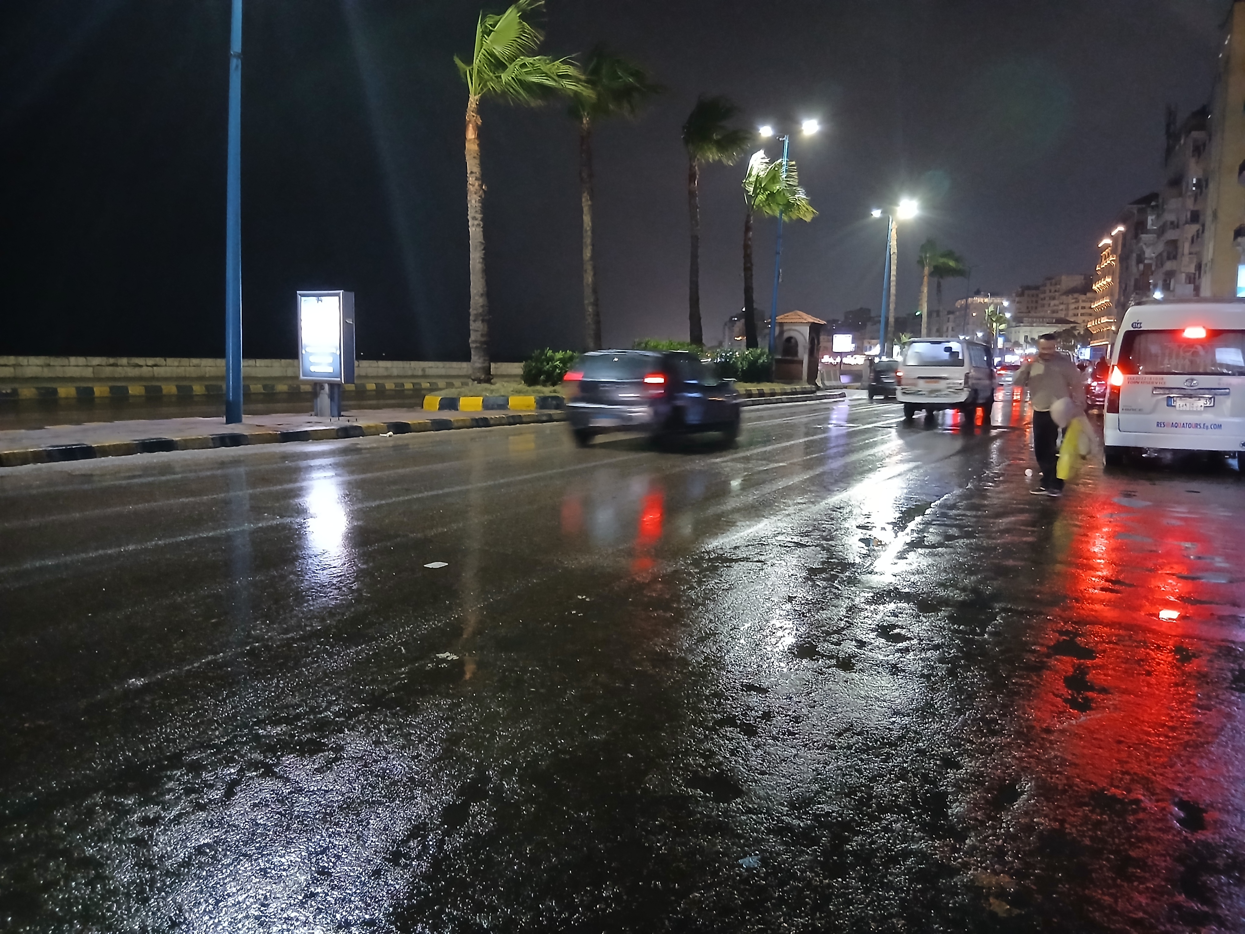 امطار تضرب الاسكندرية  ليلا