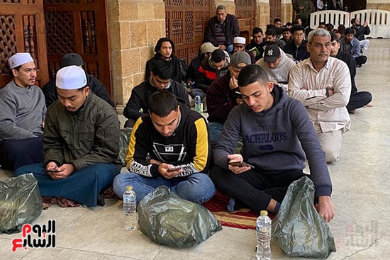 الطلاب فى حفل الإفطار