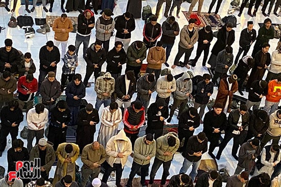 آلاف المصلين فى حفل الإفطار