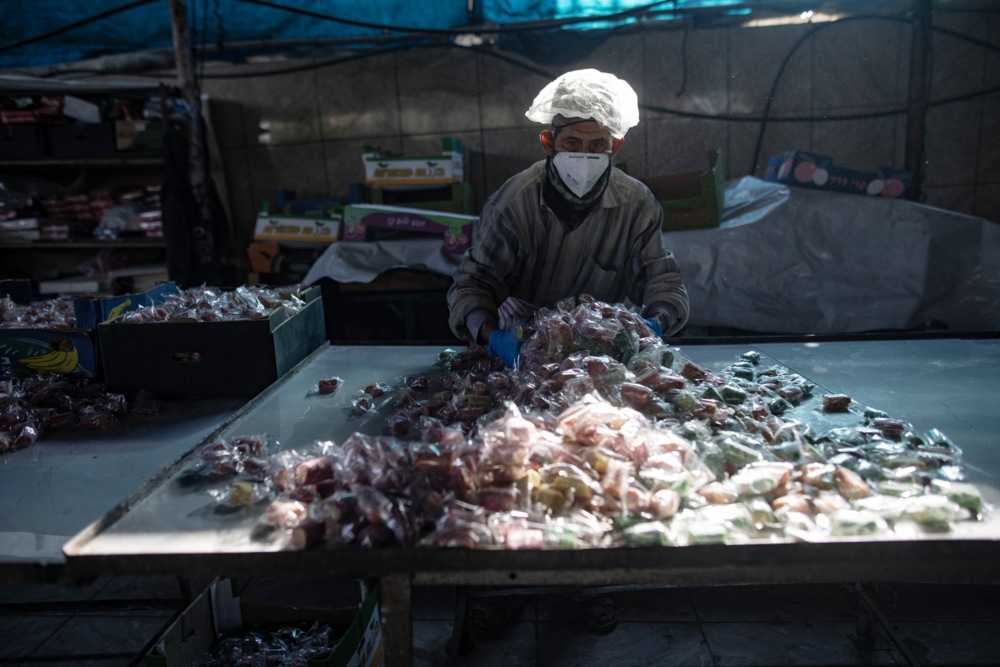 صناعة الحلويات فى غزة (6)