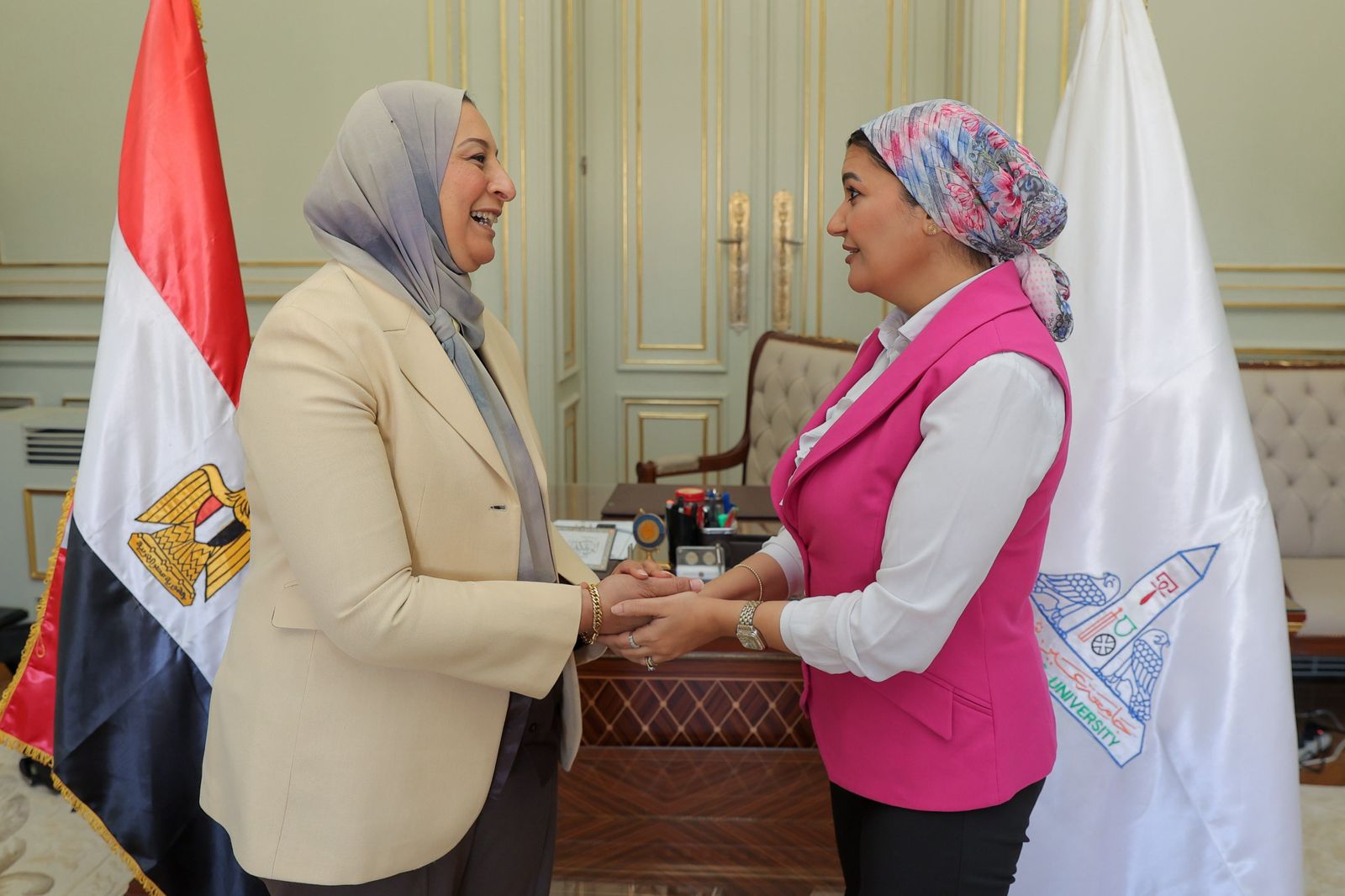 الكاتبة الصحفية همت سلامة والدكتورة غادة فاروق