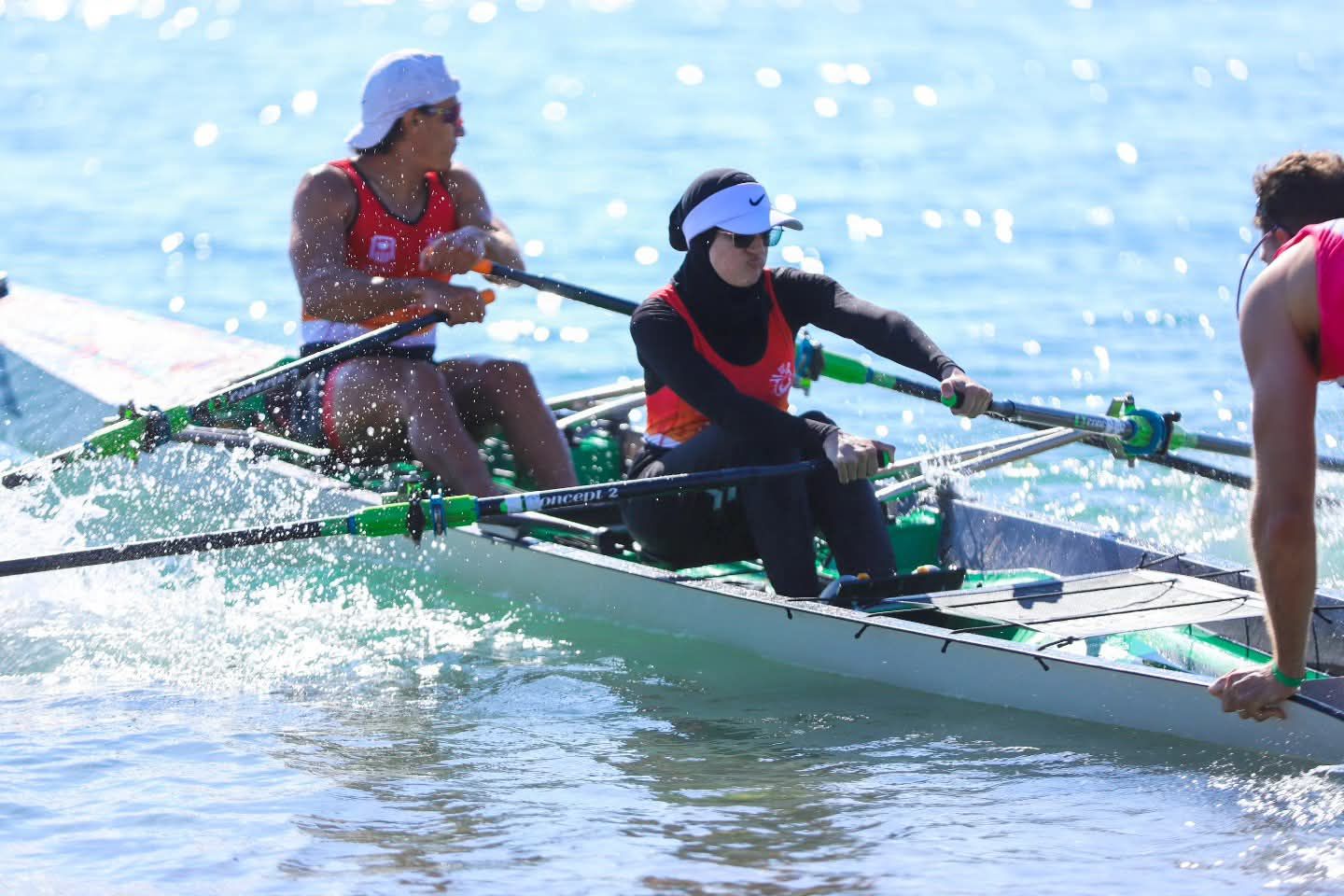 آيات إبراهيم بطلة التجديف الشاطئي آيات إبراهيم بطلة التجديف الشاطئي