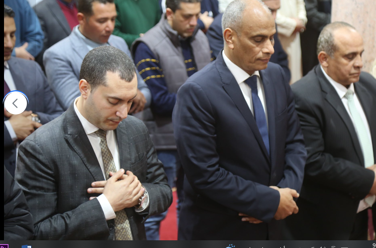 محافظ كفر الشيخ يؤدي صلاة التراويح