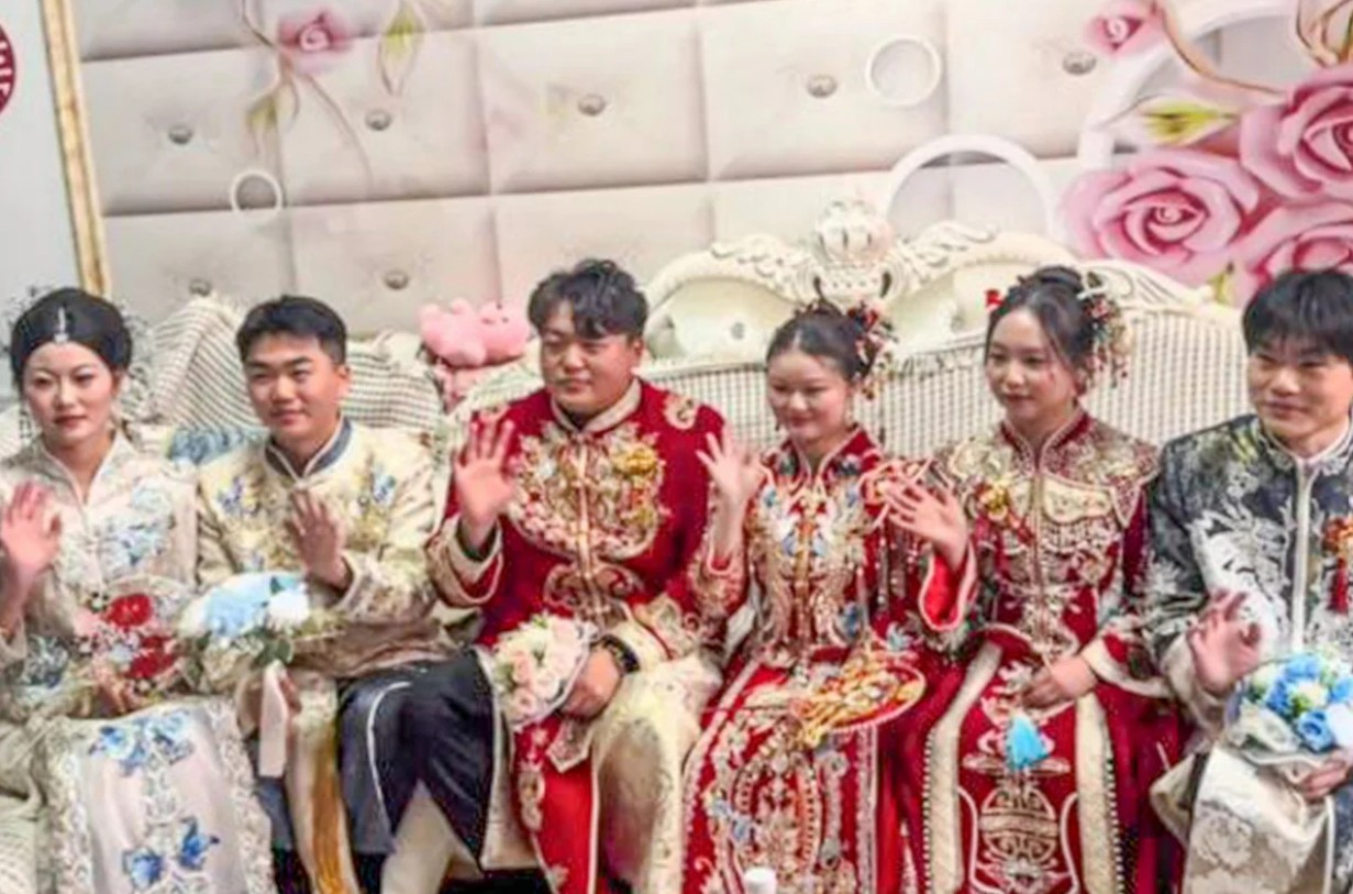 زواج ثلاث توائم صينيين فى يوم واحد